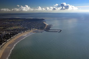 Atlantik Okyanusu 'ndaki Atlantik kıyı şeridi ve ada