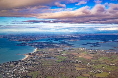 Atlantik Okyanusu 'ndaki Atlantik kıyı şeridi ve ada