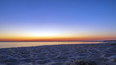 Fransız Atlantik Okyanusu kıyılarında gün batımı