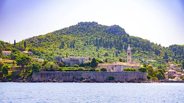 Hırvat Denizi 'ndeki Adriyatik Elaphiti Adası