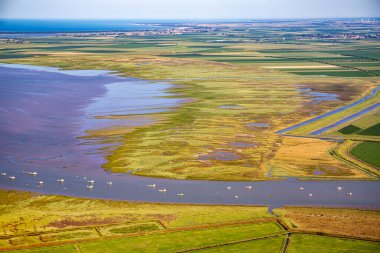 Fransız Atlantik Okyanusu 'ndaki Yeu Adası hava manzarası