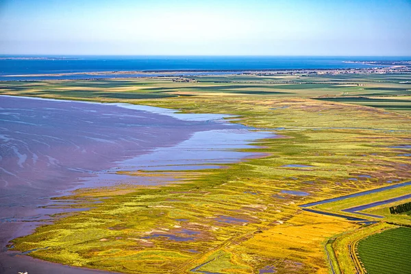 Fransız Atlantik Okyanusu 'ndaki Yeu Adası hava manzarası