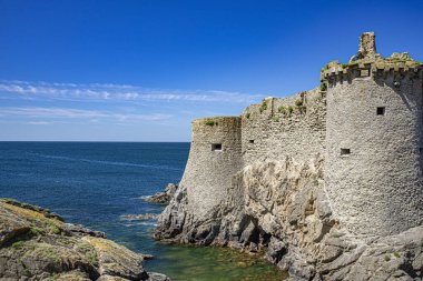 Yeu Adası Atlantik Okyanusu 'ndaki güzel bir sahil manzarası. Dünya ve hava manzarası.