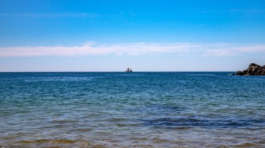 Yeu Adası Atlantik Okyanusu 'ndaki güzel bir sahil manzarası. Dünya ve hava manzarası.