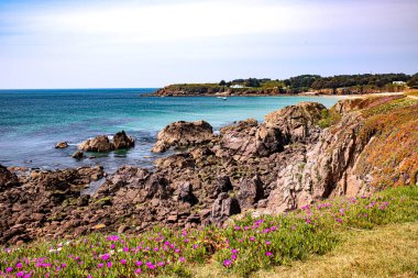 Yeu Adası Atlantik Okyanusu 'ndaki güzel bir sahil manzarası. Dünya ve hava manzarası.
