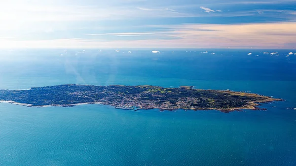 Yeu Adası Atlantik Okyanusu 'ndaki güzel bir sahil manzarası. Dünya ve hava manzarası.