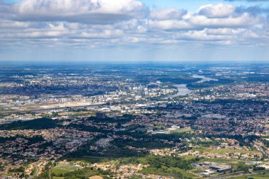 Fransa 'nın batısında Dünya ve gökyüzü için ödenen Nantes şehri