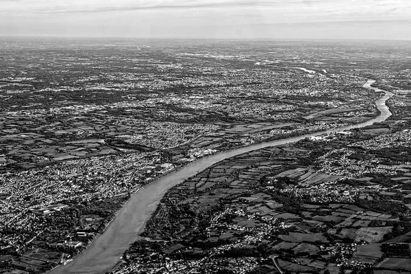 Fransa 'nın batısında Dünya ve gökyüzü için ödenen Nantes şehri