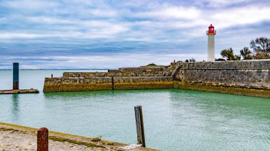 Fransız Atlantik Okyanusu 'ndaki R Adası