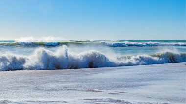 İspanyol okyanus dalgaları ve plajları