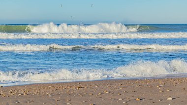 İspanyol okyanus dalgaları ve plajları