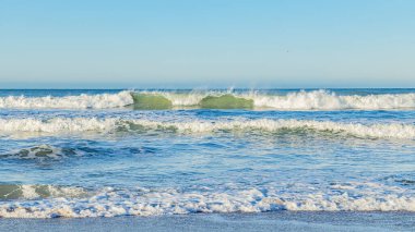 İspanyol okyanus dalgaları ve plajları
