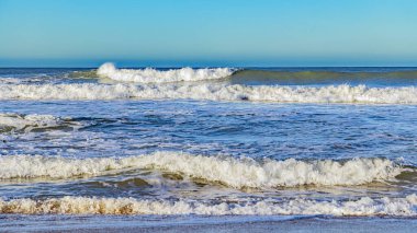 İspanyol okyanus dalgaları ve plajları