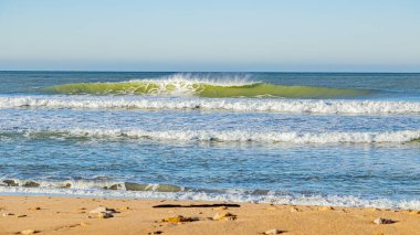 İspanyol okyanus dalgaları ve plajları
