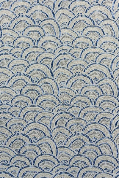 Dekoratif hafif gümüş-gri yakut kumaş motifi açık ve koyu metalik lureks iplikler, döşeme, perdeler ve yastıklar için ideal