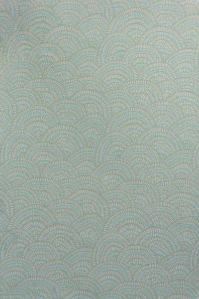 Motifi metalik ipliklerle, döşemeler, perdeler ve duvar kaplamaları için ideal hale getiren sessiz gri-yeşil ipek kumaş.