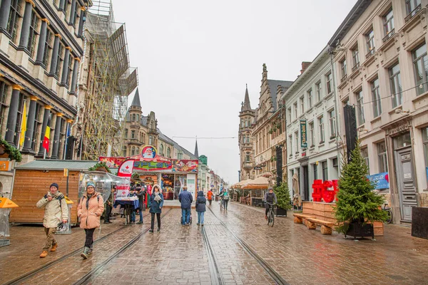 December 2019 Gent België Oude Gebouwen Mensen Kerstmarkt Decoraties Vakantie — Stockfoto