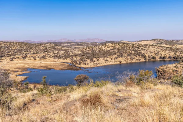 Kurak mevsimde orta Namibya 'nın çorak arazisi. Namibya, Güney Afrika 'nın batı kıyısında bir ülkedir..