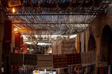 Tozeur, Atlas Dağları ve Sahra Çölü 'nün kıyısında bulunan bir Tunus şehridir..