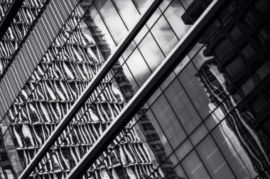 Toyos 'un ufuk çizgisini, modern geometriyi ve minimalist tasarımı, sergilenen yeniliği ve kentsel güzelliği yakalayan güzel sanatlar mimarisi fotoğrafçılığı.