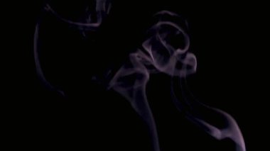 Soluk dumanlı narin bir dans koyu siyah bir arka fonda sergilenir. İnci kıvrılır ve yükselir, ruhani ve gizemli bir atmosfer yaratır. Zıtlık ve incelik içeren bir çalışma. 200.