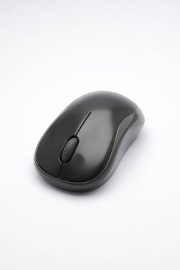 Ofis veya Ev Kullanımı için Beyaz Arkaplanda Boş Kara Kablosuz Bilgisayar Fare