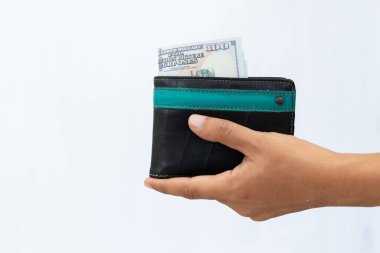 Cüzdandan Para Alma: Para, Finans ve Günlük Satın Alma Anı