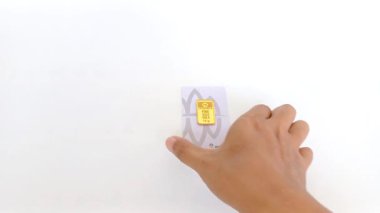 Banyuwangi, 31 Ekim 2025 Antam altını, değerli metaller, beyaz arka planlı Precious Metal Investment. Yatırım ve finans temalarının yanı sıra altın alımları için ticari reklamlar için uygun