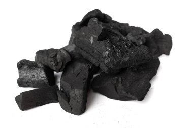 Siyah kömür beyaz arkaplanda izole edildi, kapat