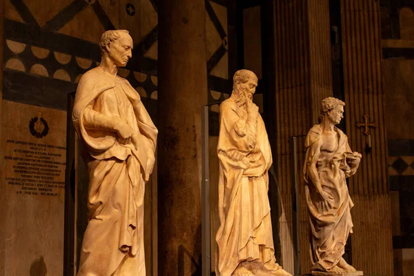 Floransa Duomo kompleksindeki bir grup heykel