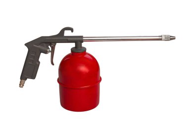 Beyaz arka planda izole edilmiş parlak kırmızı sıvı deposu olan profesyonel pnömatik motor temizleme silahı. Bir atölyede, garajda, bulaşık yıkama ve yağlama için temel araç