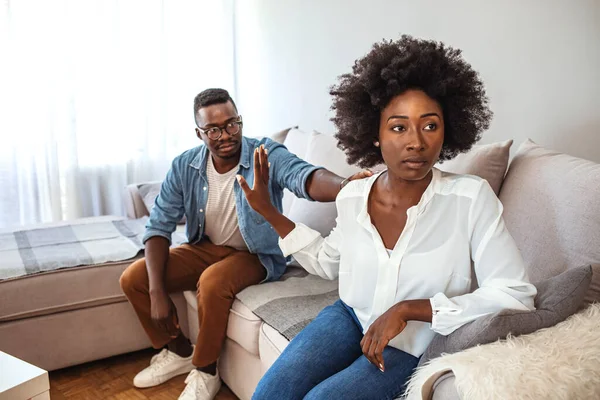 Verontrustend Paar Strijd Geschillen Beslissen Uit Elkaar Gaan Scheiden Schot — Stockfoto