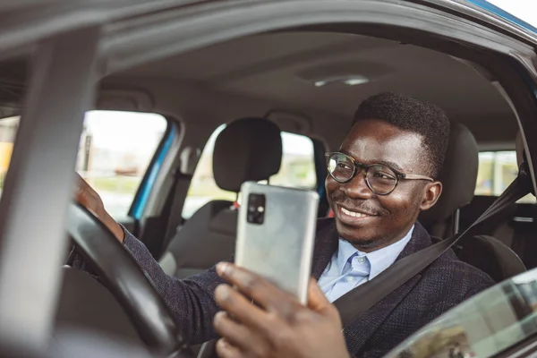 Transport Fahrzeug Und Technologiekonzept Lächelnder Mann Oder Fahrer Der Auto — Stockfoto