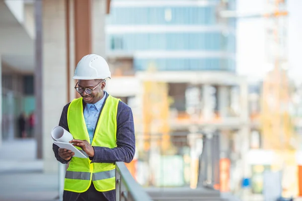 Affärs Bygg Industri Teknik Och Personkoncept Leende Byggare Hårdhatt Med — Stockfoto