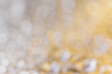 Soyut Gümüş Su Damlası Bokeh 'i köpüklü Makro Damlacıklar ile yüksek kaliteli bir makro su damlası sersemletici bir gümüş ve açık mavi bokeh etkisi yaratır.