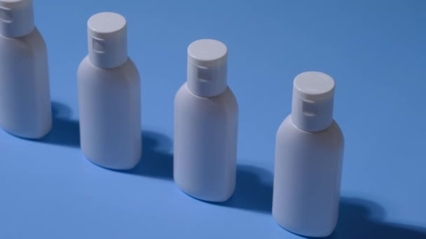 塑料白色医疗瓶. — 图库视频影像