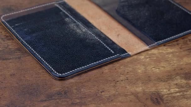 Leather wallet for man. — Stock Video