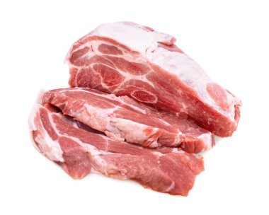 Koca bir parça çiğ domuz omzu, kalın bir kapak, kısmen kesilmiş, iki kalın, mermer biftek, beyaza izole edilmiş. Yüksek kalite fotoğraf