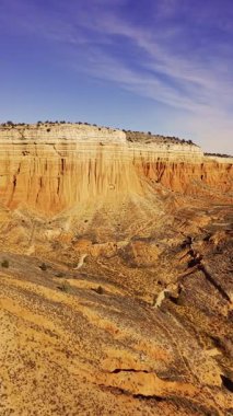 Rambla Barrachina 'daki erozyon oluşumlarının havadan görünüşü, Teruel, İspanya' daki Kızıl Kanyon