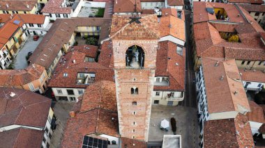 Torre del Barbarossa 'nın Seregno' daki hava görüntüsü, Lombardiya 'daki tarihi kule, İtalya