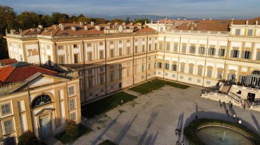 Villa Reale di Monza 'nın havadan görünüşü, Tarihi Kraliyet Sarayı ve Lombardy, İtalya' daki Bahçeler