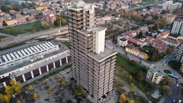 Terk Edilmiş Gökdelenin İnşaat Altındaki Hava Görüntüsü