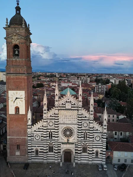 Monza Katedrali 'nin Hava Görüntüsü, Lombardy, İtalya' daki Tarihi Duomo