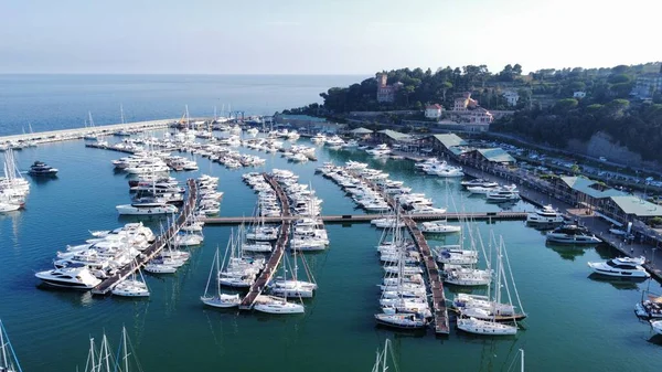 Varazze Marina Havacılık Manzarası, Ligurian Sahili Turizm Limanı, İtalya
