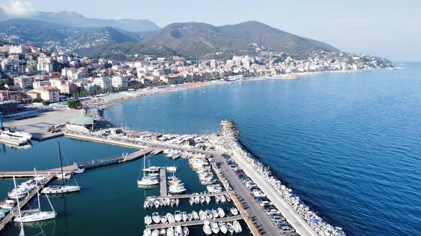 Varazze Marina Havacılık Manzarası, Ligurian Sahili Turizm Limanı, İtalya