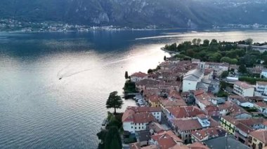 Mandello Lakeside 'ın İtalya' daki Como Gölü üzerindeki hava manzarası