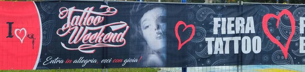 Chiuduno Sergi Merkezi 'nde Sanatçılar, Kostümcüler ve El Sanatları Biralarıyla Tattoo Hafta Sonu Festivali