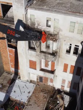 Seregno 'daki eski Santa Maria Kliniği' nin yıkımı 2022 yılında gerçekleşti.