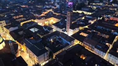 Barbarossa Kulesi ile Seregno 'nun Gece Havası Videosu