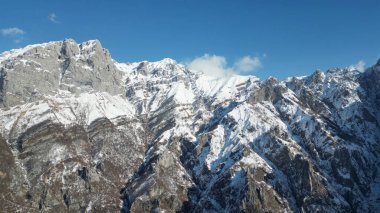 Karla kaplı İtalyan Alpleri Hava Panoraması